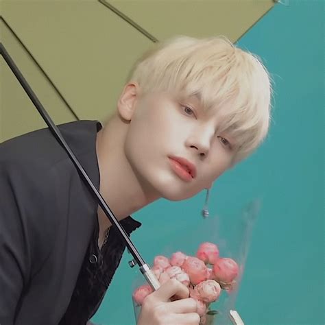 Pin On Tomorrow X Together 투모로우바이투게더 Txt