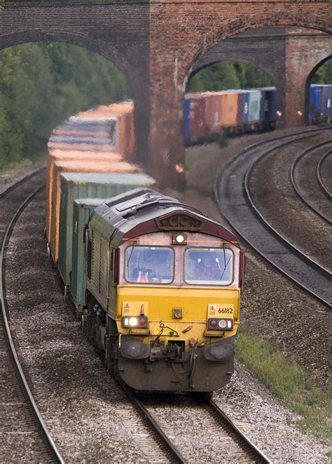 309705 EWS Class 66 No 66182 With A Northbound Container Flickr