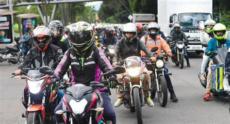 Motociclistas En Bogot Cursos Gratis Para Mejorar Destrezas Est N