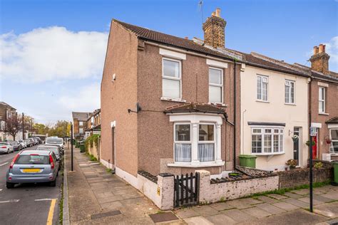 3 Bed End Terrace House For Sale In Gaitskell Road London Se9 Zoopla