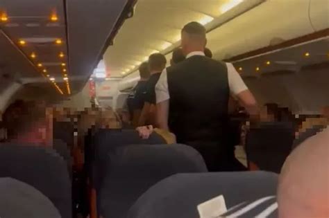 Woman Removed From EasyJet Flight Hit Man Over Head With Carrier Bag