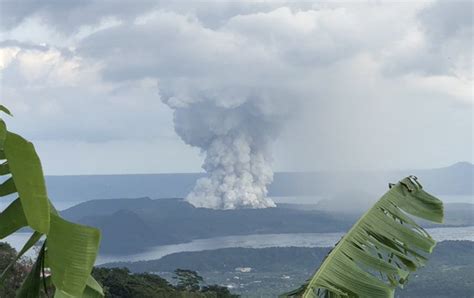 Philippines Thousands Evacuate As Volcano Spews Ash Apn News