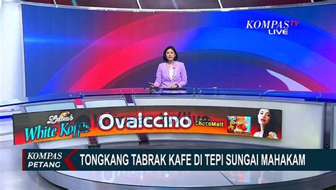 Rekaman Detik Detik Kapal Tongkang Tabrak Kafe Di Tepi Sungai Mahakam