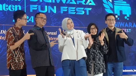 Moment Keren Salma Salsabil Foto Bareng Tamu Vvip Bank Indonesia Saat