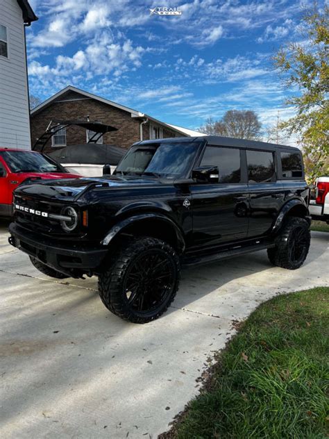 Ford Bronco Wheel Offset Aggressive Outside Fender Stock