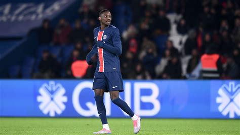 Kolo Muani Le Psg A Enfin Trouv La Solution Le Sport