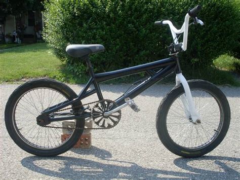 2005 Mongoose Hoop D