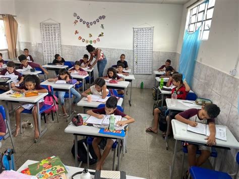 Escolas de Aparecida GO são premiadas em programa de alfabetização