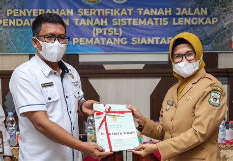 Terima Sertifikat Tanah Jalan Kota Pematang Siantar Dari Bpn Hj