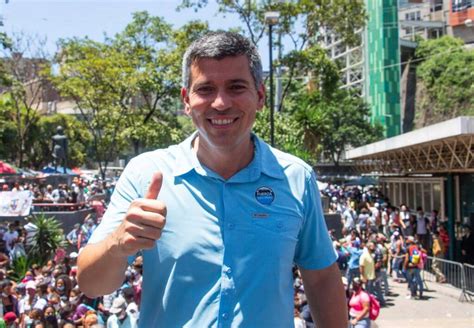 David Uzcátegui puntea encuestas en Miranda La Voz