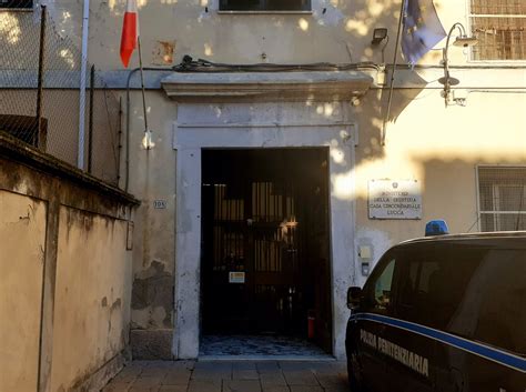 Cosa Succede Nel Carcere Di Lucca Vi Portiamo Allinterno Di San