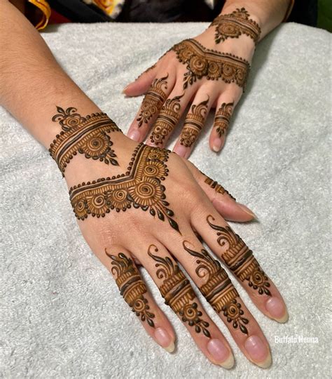 Modern Henna Design Very Simple Mehndi Designs Simple Mehndi Designs