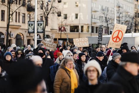 PAX 3 23 HÅLLBAR FRED OCH MÄNSKLIG SÄKERHET Svenska Freds