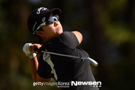 신지애 Lpga 토토 재팬 클래식 2r 공동 3위선두와 4타차 손에 잡히는 뉴스 눈에 보이는 뉴스 뉴스엔