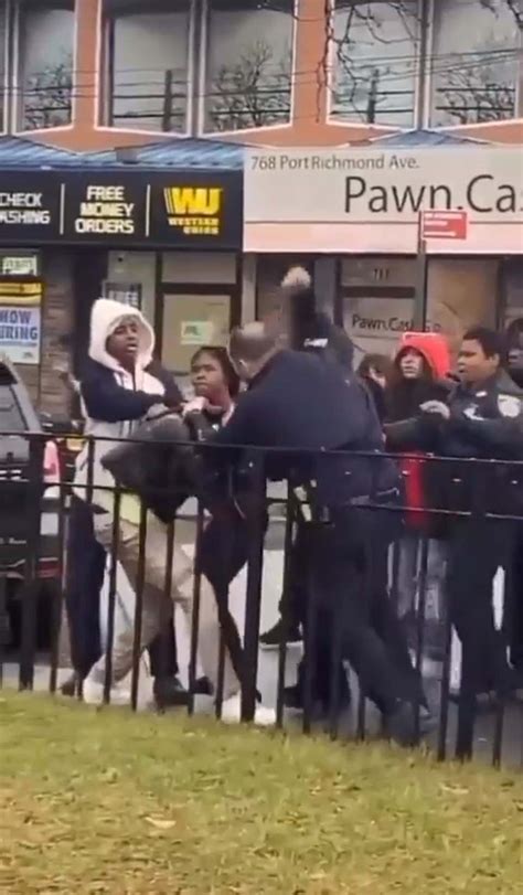 Moment Officer Beats Up 12 Year Old Girl At Staten Island Bus Stop