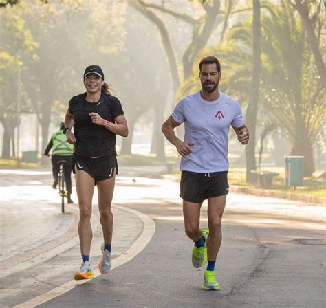 Daniella Cicarelli Exibe Corrida Ao Lado Do Marido Celebridades Vogue