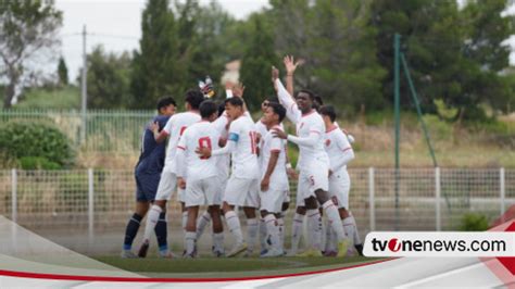 Rampungkan Toulon Cup Timnas Indonesia U Ikuti Sholat Idul