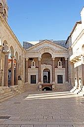 Vestibule (architecture) - Wikipedia