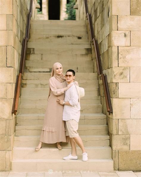 10 Intimate Maternity Shoot Portraits Of Citra Kirana And Husband