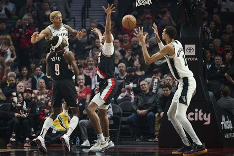 San Antonio Vs Portland Final Score Spurs Stun Blazers Win