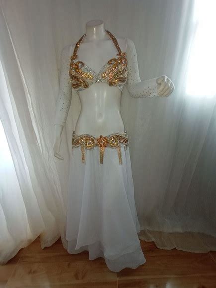 Roupa De Danca Do Ventre Branca Dourado Bordada Elo7