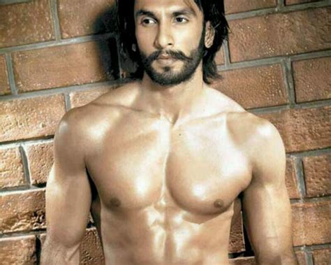 Ranveer Singh To Go Nude For Befikre Local Press Co
