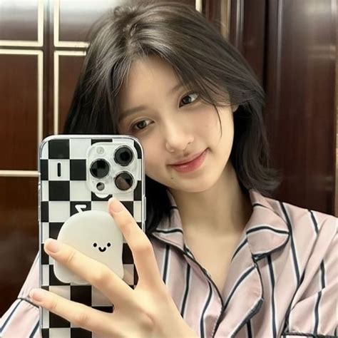 Ive Kim Gaeul Mirror Selca Lq Icons Pfp Cute Pretty Gg Girlfriend