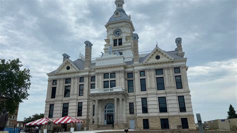 Marshalltown Unveils Reconstructed Courthouse To Public Five Years