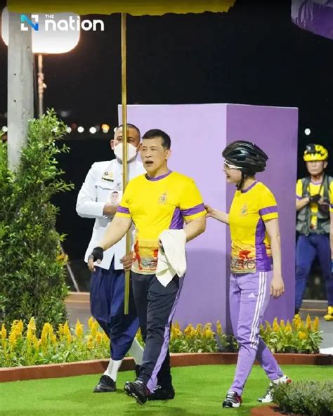 Wochenblitz News Ihre Majestät Königin von Thailand fährt BMX