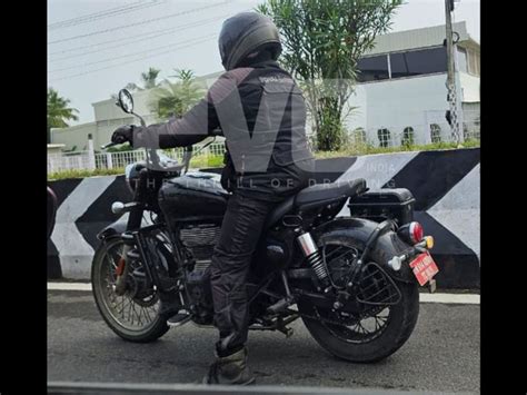 Upcoming Royal Enfield Classic 350 Bobber Called Royal Enfield Shotgun 350 Spied Again New