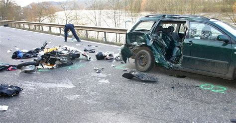 Update 2 Vier Motorradfahrer sterben bei Unfällen an der Mosel und im