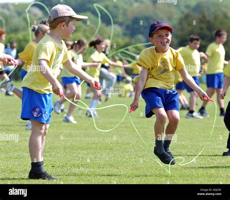 Children Skipping With Rope Hi Res Stock Photography And Images Alamy