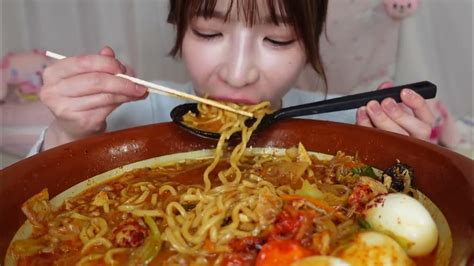 Japanese Mukbang Eating Spicy Ramen Moko Tanmen Youtube