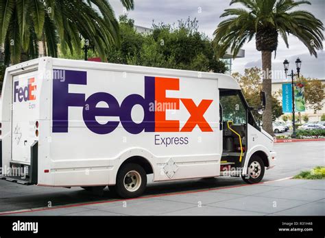 Fedex Delivery Van Truck Hi Res Stock Photography And Images Alamy