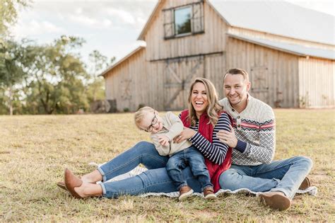 Family Photography Session| The Barn at Acorn Ridge - mollyhensley.com