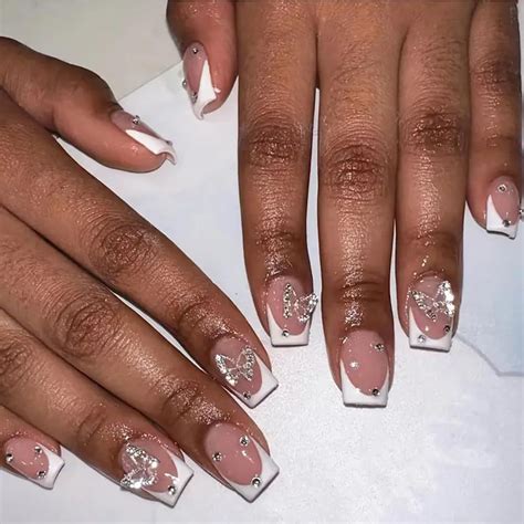 LPOODDNU Short Press On Nails With Charms Butterfly White French