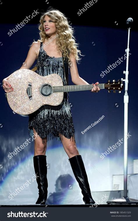 42 Taylor Swift Guitar Images, Stock Photos & Vectors | Shutterstock