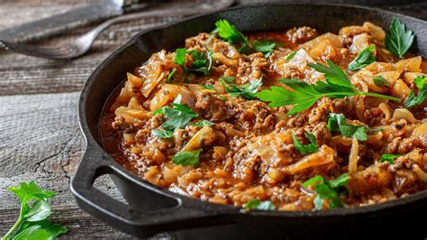 Weißkohl Hackfleisch Pfanne nach Omas Rezept EAT CLUB