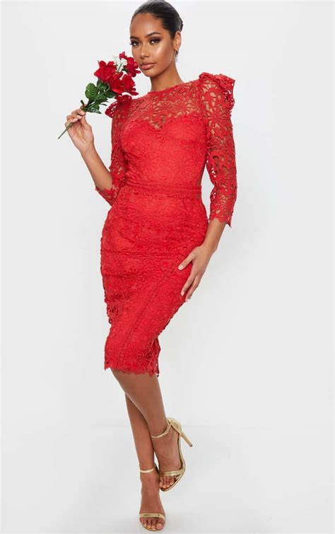 Download Elegant Red Lace Dress On A Model Wallpaper