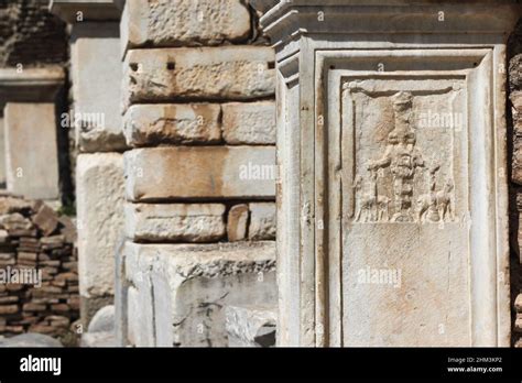 Artemis Statue In Ephesus Museum In Selcuk Fotos Und Bildmaterial In