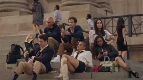 Here's What We Learned From The Gossip Girl Reboot Trailer