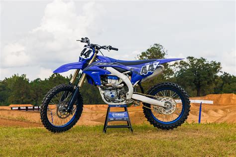 Yz F