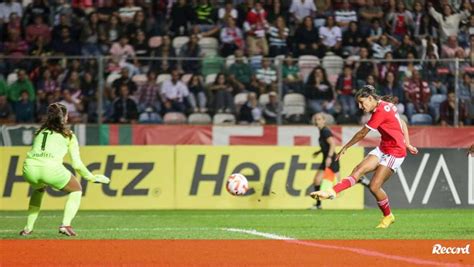 Kika Nazareth de fora por lesão muscular na coxa direita Futebol