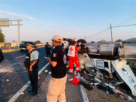 Vuelca Tracto Cami N En Tramo Federal P Njamo La Piedad En Tinta