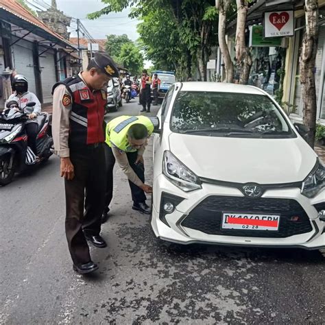 Parkir Sembarangan Di Ubud Siap Siap Ban Digembosi Kilas Bali