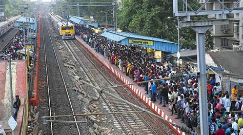 Hooghly Rail Blockade In Hooghly Over Cancellation Of Trains