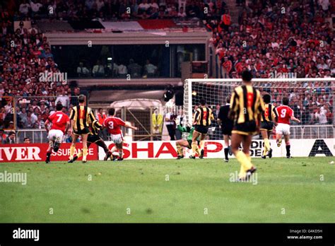 Manchester Uniteds Lee Martin 3 Scores The Winning Goal Stock Photo