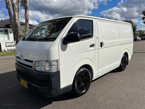 TOYOTA HIACE TRH201R VAN LWB 4DR MAN 5SP 2 7I