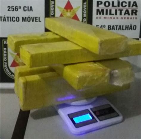 Mulher Presa Quase Kg De Maconha Escondidos Sob Banco Do Carro