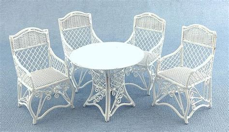 Dolls House Garden Furniture White Wrought Iron Patio Set Table 4